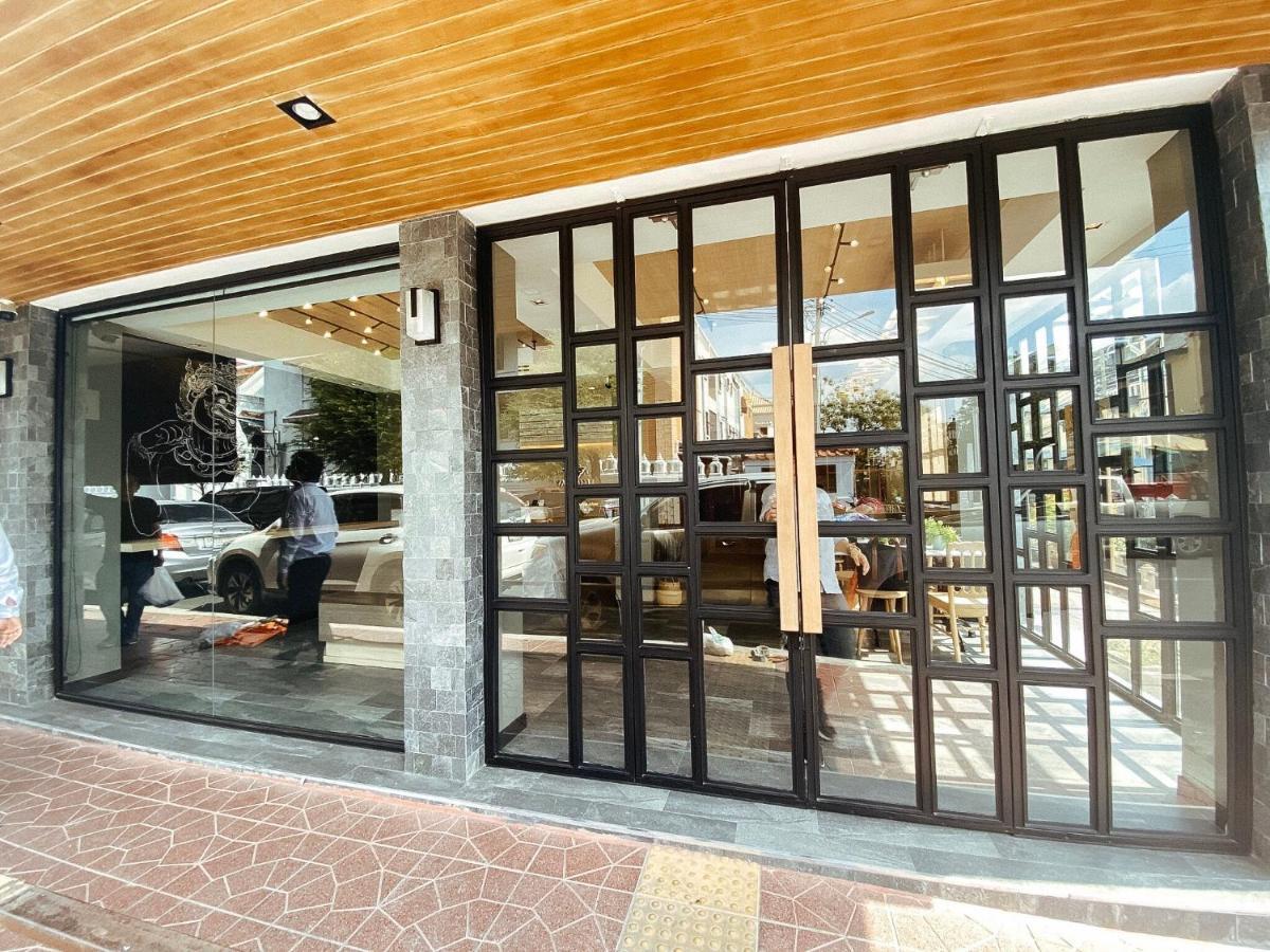Yakthai Poshtel Bangkok Zewnętrze zdjęcie